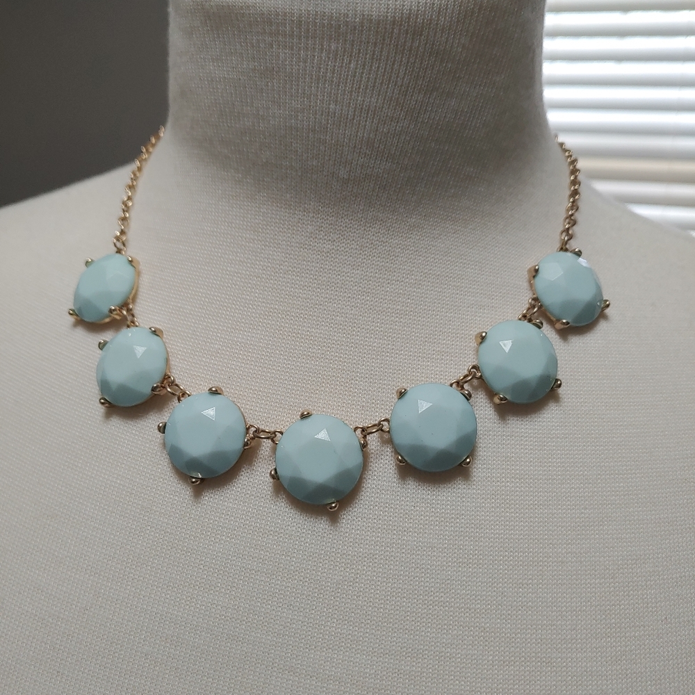 🏷️ Pastel Turquoise Statement Necklace